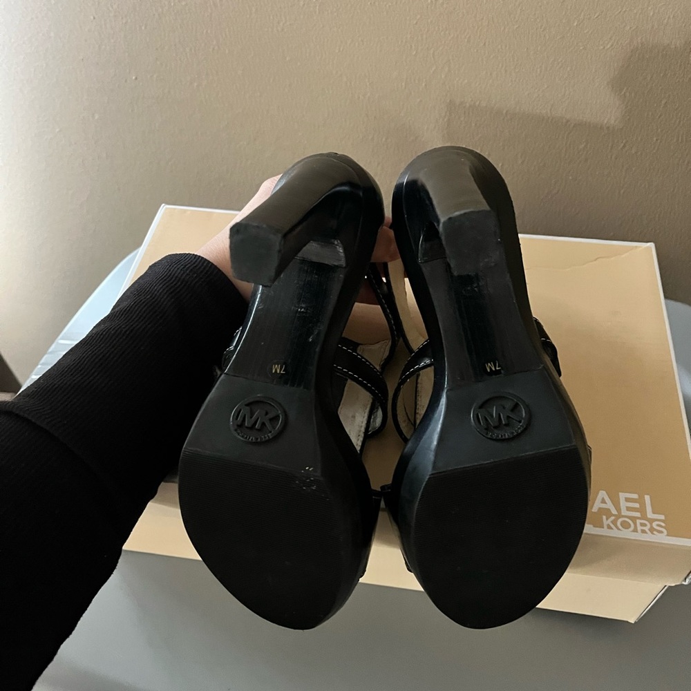 Michael Kors black heels size 7 - Picture 4 of 5